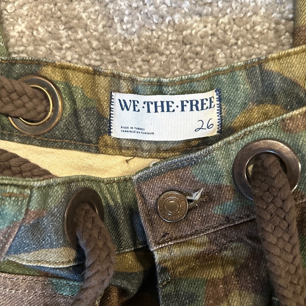 We The Free Moxie Denim Low Slung Barrel Jeans Camo-26 - Picture 4 of 8